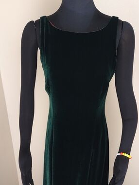 Nicole Miller Vintage Forest Green Velvet Floor Gown Open Back Size 6 USA